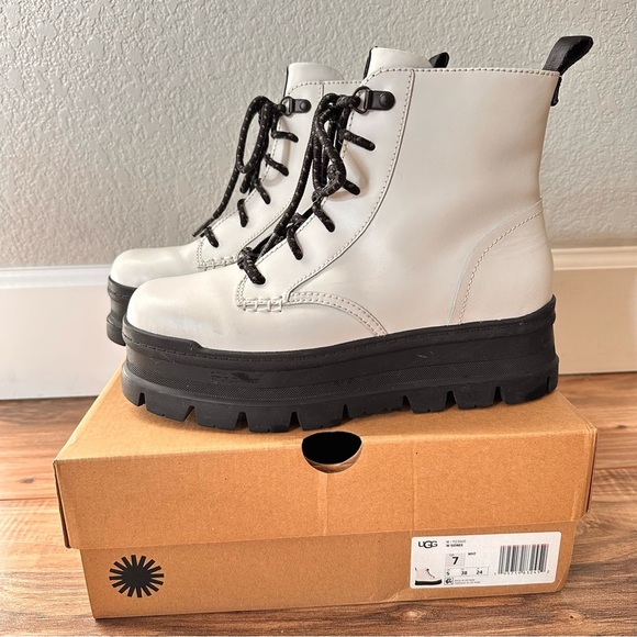 UGG Shoes - Ugg Sidnee White Leather Lugg Lace Up Platform Water Resistant Boot Size 7